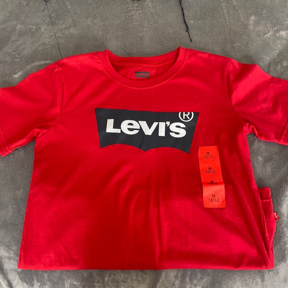 NEW RED LEVIS TOP